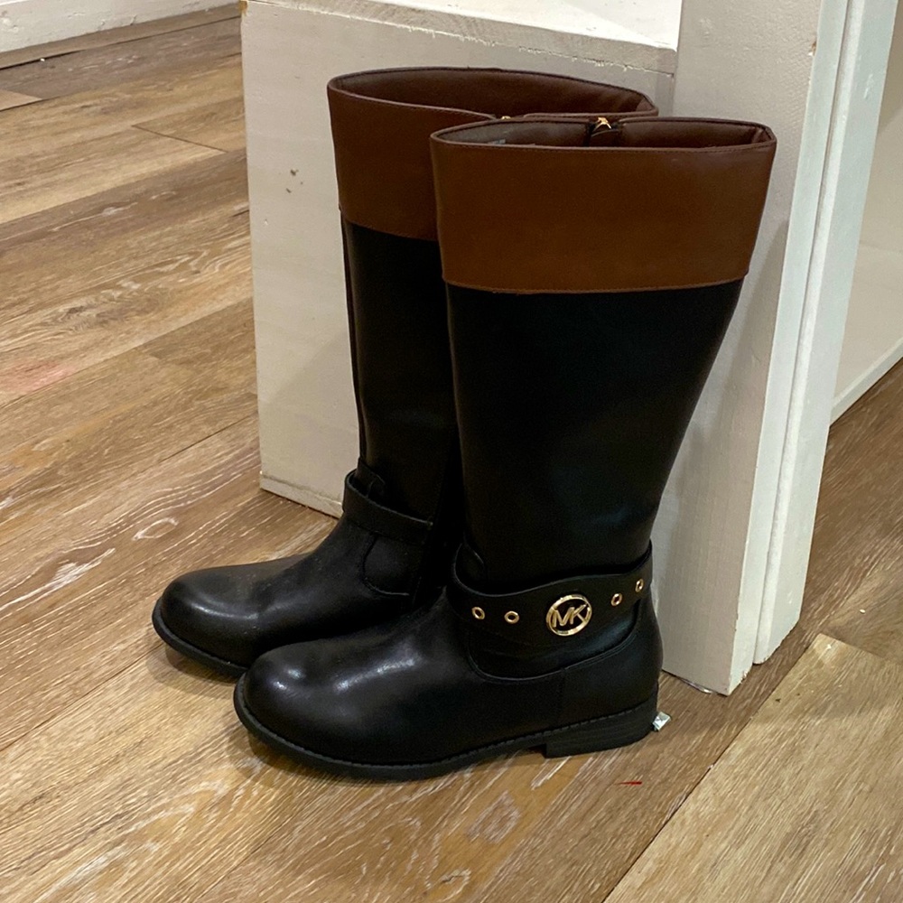 childrens micheal kors riding boot!! (never worn, in new condition)